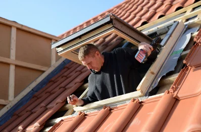 Pose de fenêtres de toit Velux à la Tour-de-Sçay